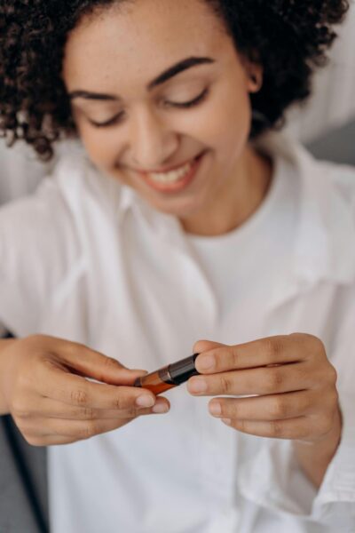 Perfumes que Aumentam a Autoestima: Como Escolher Fragrâncias que Promovem Bem-Estar e Felicidade