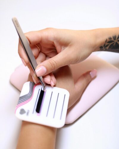 Dicas Essenciais para Manter Unhas Saudáveis e Bonitas: Cuidados e Tendências em Manicure