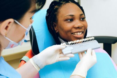 Desenvolvimento Profissional na Saúde: Como Alcançar o Sucesso como Ginecologista ou Assistente Dental