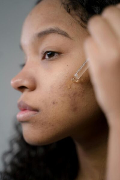 Cuidados Essenciais para Realçar a Beleza da Pele Negra