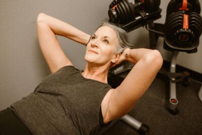 Dicas para Ter uma Menopausa Saudável: Cuidados Pessoais e Alimentação Adequada