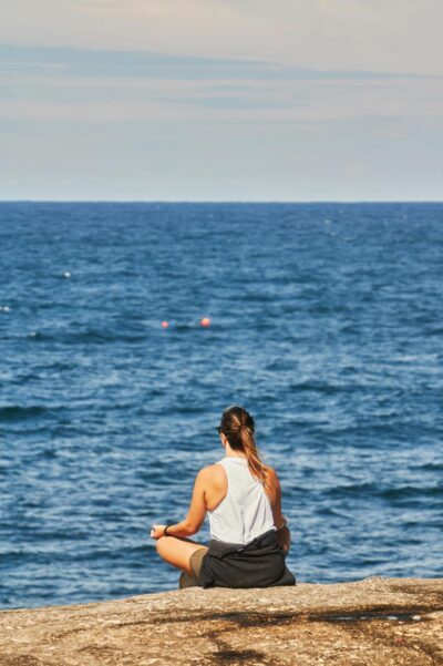 Saúde e Bem-Estar na Praia: Dicas Essenciais para Turistas e Moradores