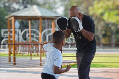 Alcançando o Equilíbrio: Como a Educação Física Impulsiona o Bem-Estar e o Desenvolvimento Pessoal
