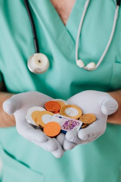 Como o Cuidado com a Saúde e Educação Financeira Impactam Seus Relacionamentos Legais